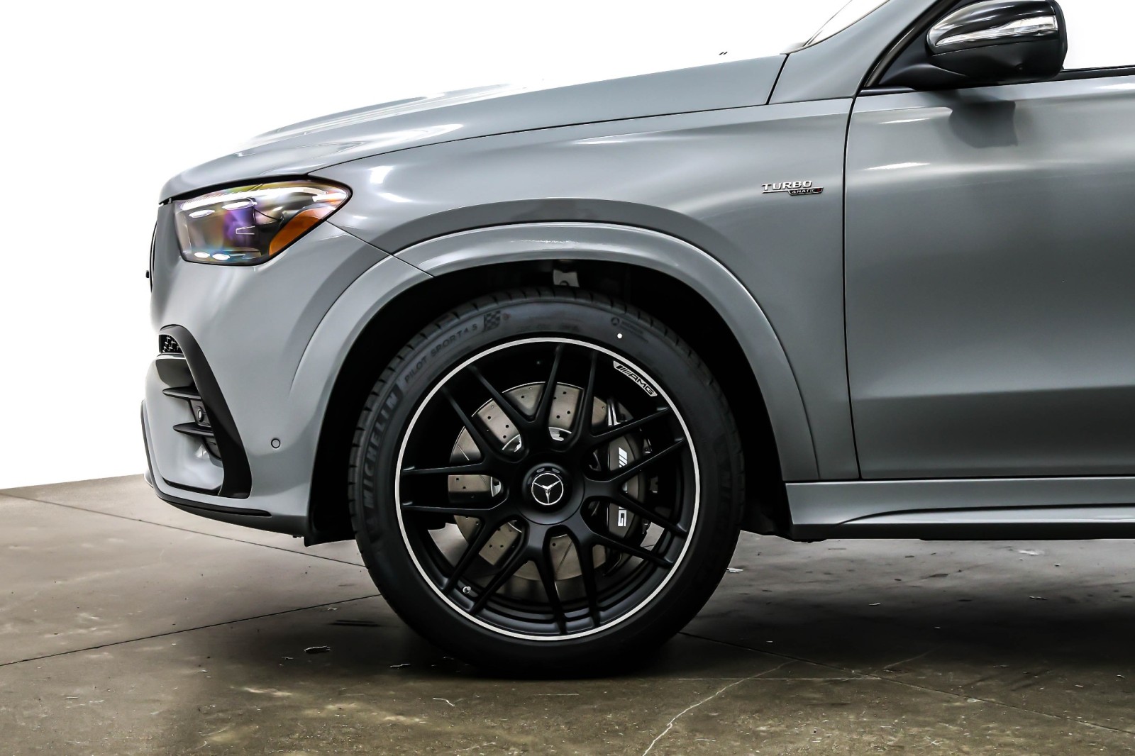 New 2026 MANUFAKTUR Alpine Grey Mercedes-Benz AMG® GLE 53 image 10