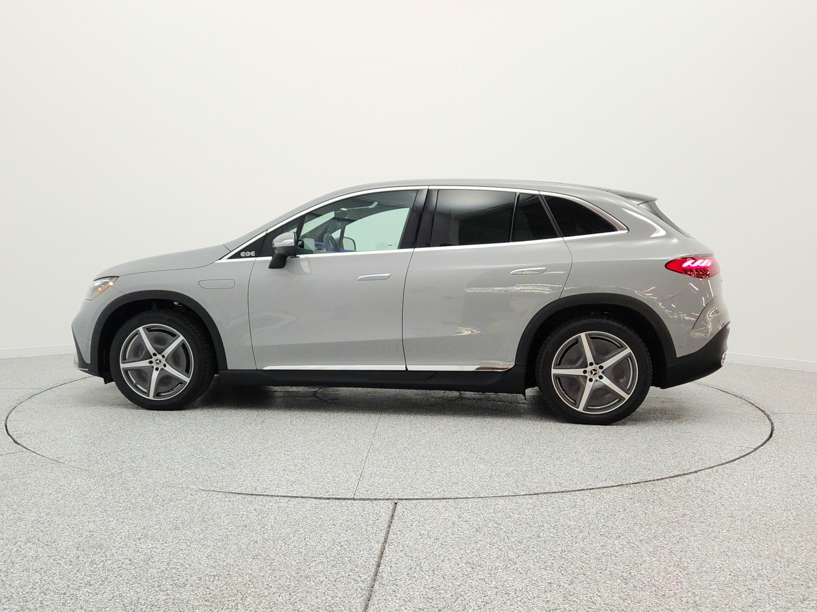 Used 2023 MANUFAKTUR Alpine Grey Mercedes-Benz EQE 350+ SUV image 8
