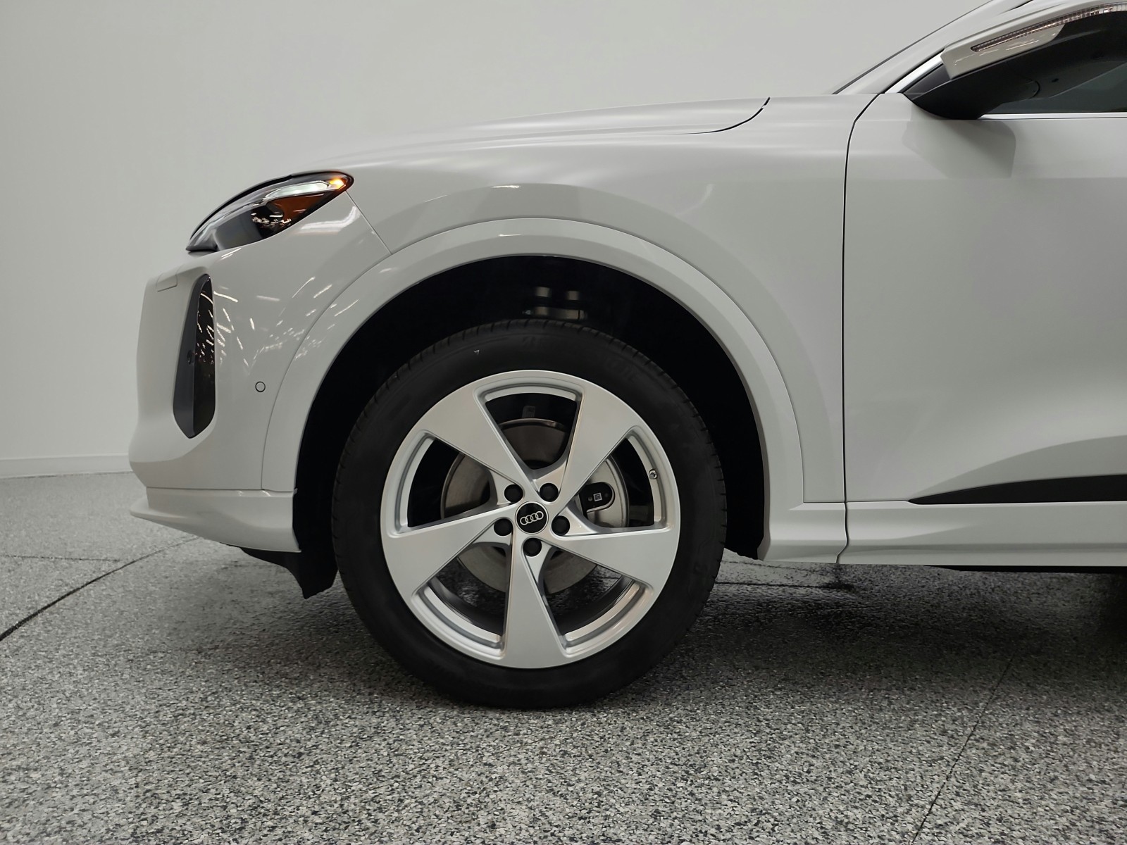 New 2025 Glacier White Metallic Audi Premium Plus 2.0 TFSI quattro image 15