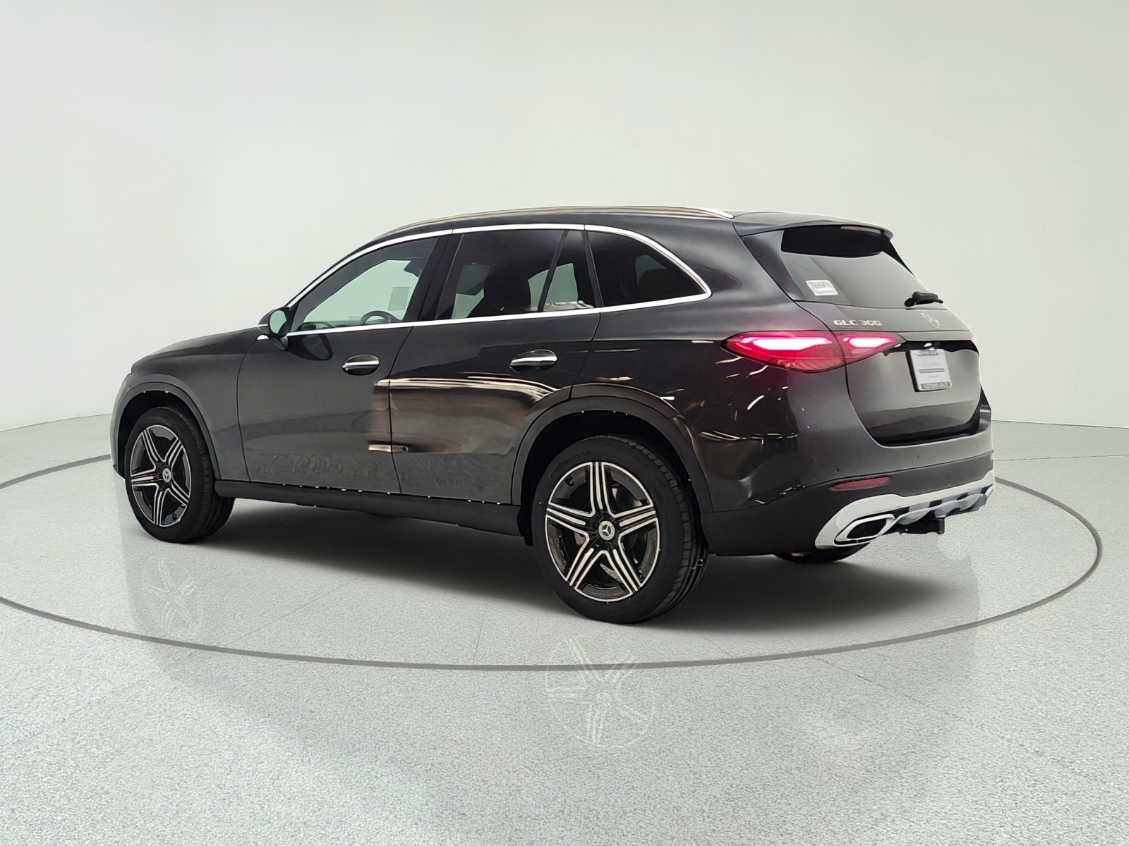 New 2027 Graphite Grey Metallic Mercedes-Benz GLC 300 SUV image 7