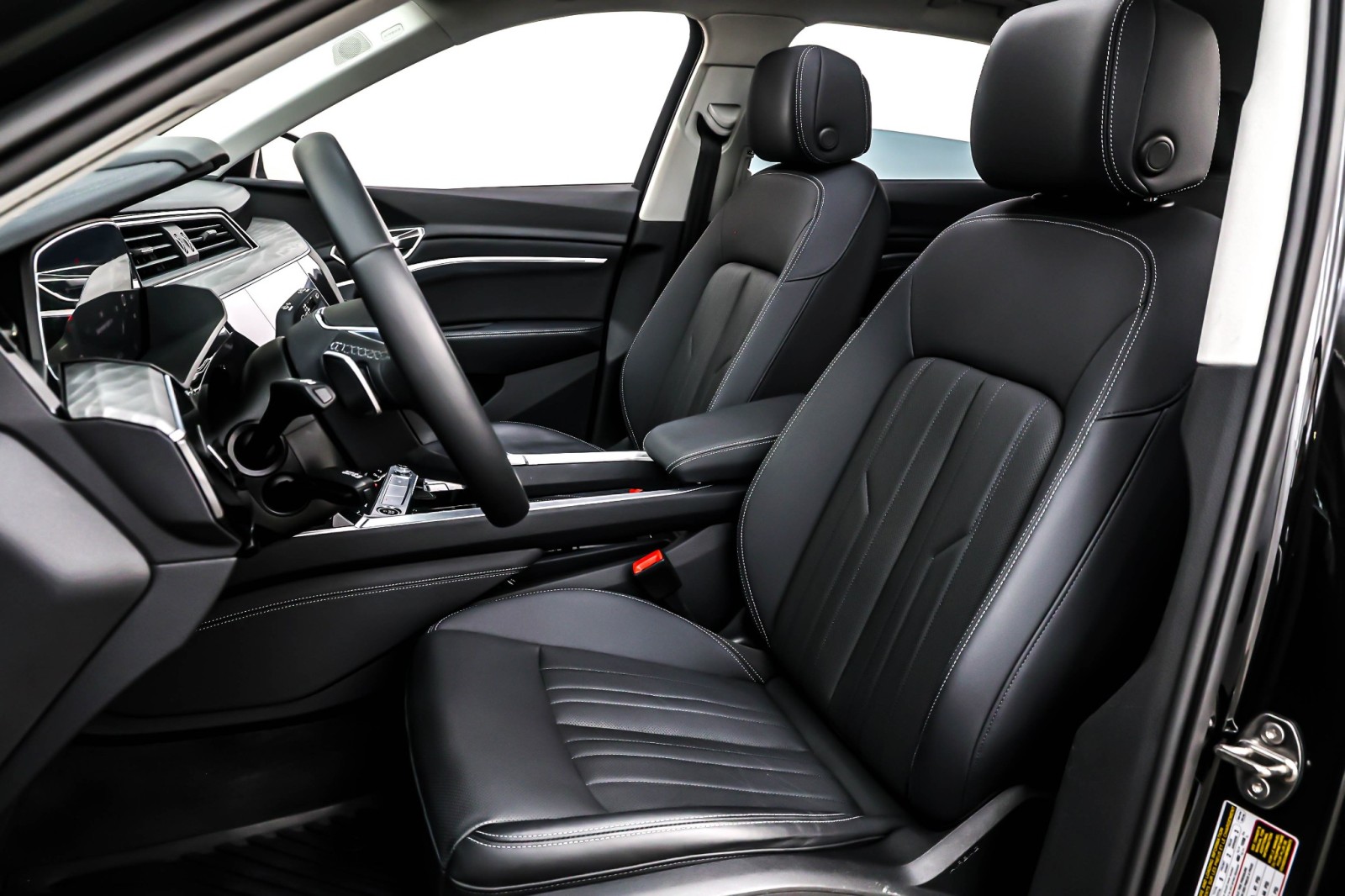 Used 2024 Mythos Black Metallic Audi Premium Plus quattro image 17