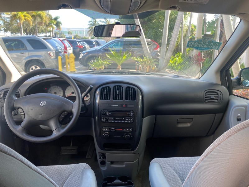 2006 Dodge Caravan SXT LOW MILES 28,367 1 OWNER HANDICAP LIFT in , 