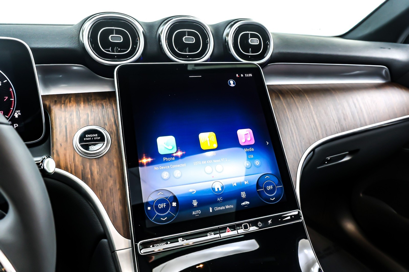 New 2026 Polar White Mercedes-Benz GLC 300 image 6