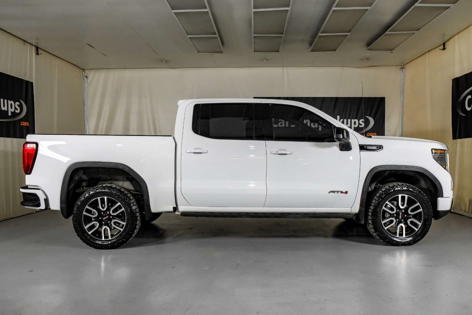 2023 GMC Sierra 1500 AT4 5