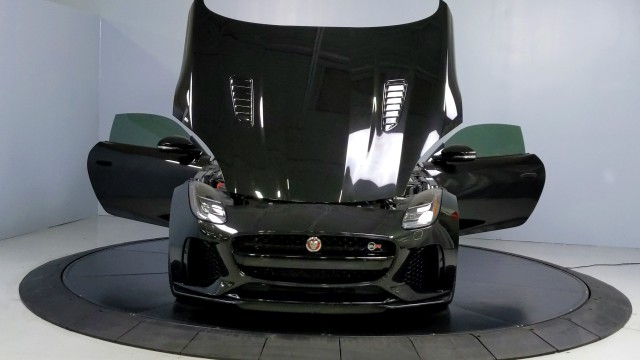 2020 Jaguar F-TYPE SVR 10