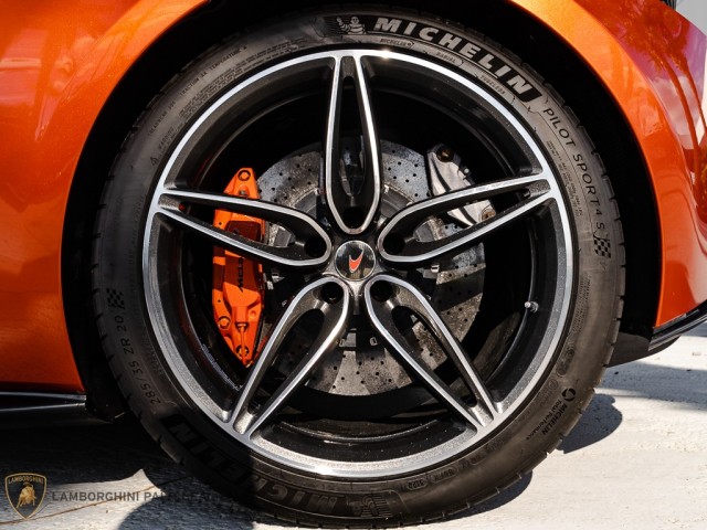 McLaren 570S