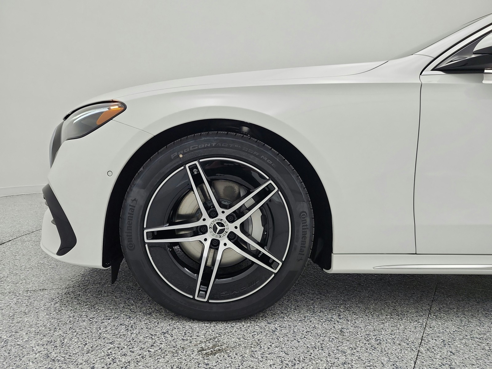 New 2026 Polar White Mercedes-Benz E 350 RWD Sedan image 13