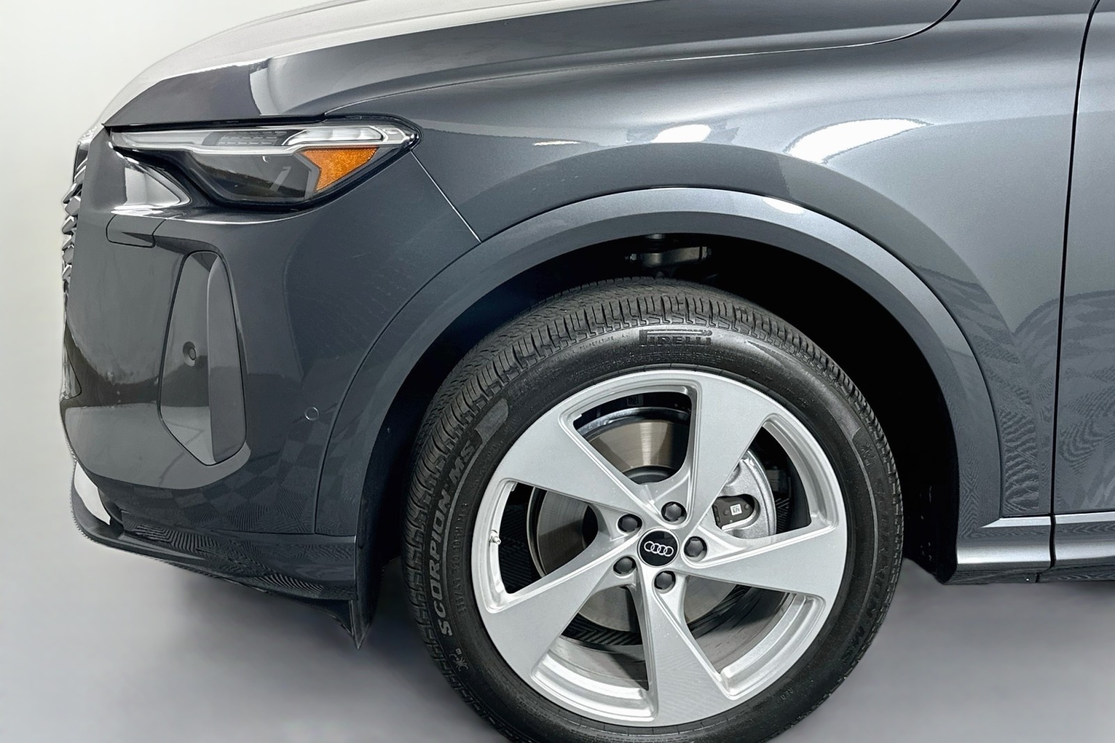 Used 2025 Tambora Gray Metallic Audi Premium Plus image 12