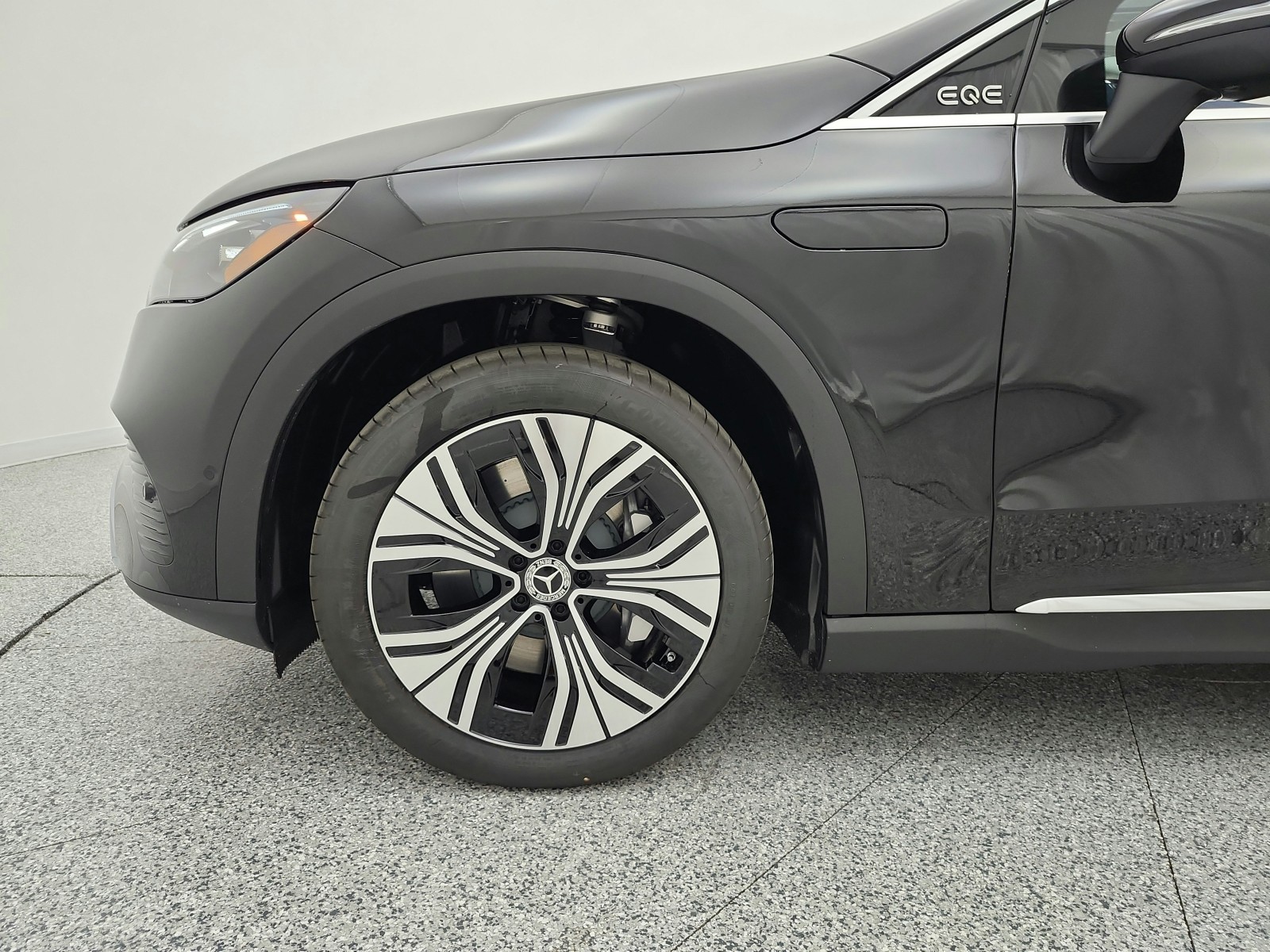 New 2027 Black Mercedes-Benz EQE 320+ SUV image 12