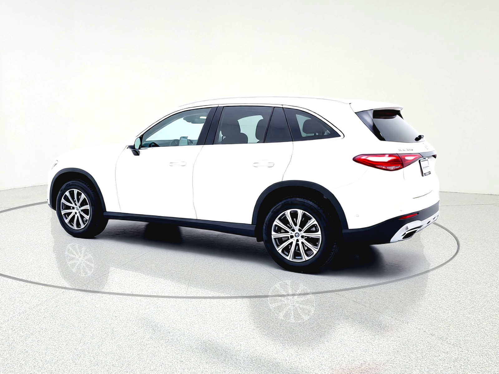 Used 2024 Polar White Mercedes-Benz GLC 300 SUV image 7