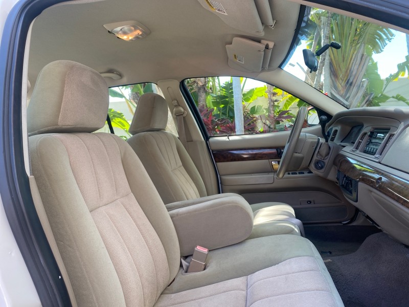 2005 Mercury Grand Marquis GS LOW MILES 49,348 in , 