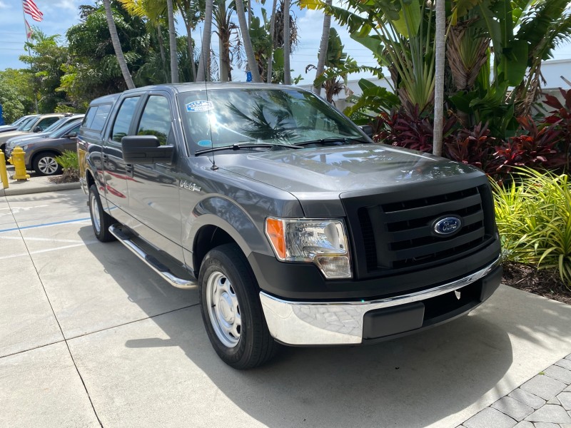 2010 Ford F-150 4 DR CREW XL LOW MILES 34,625 in , 
