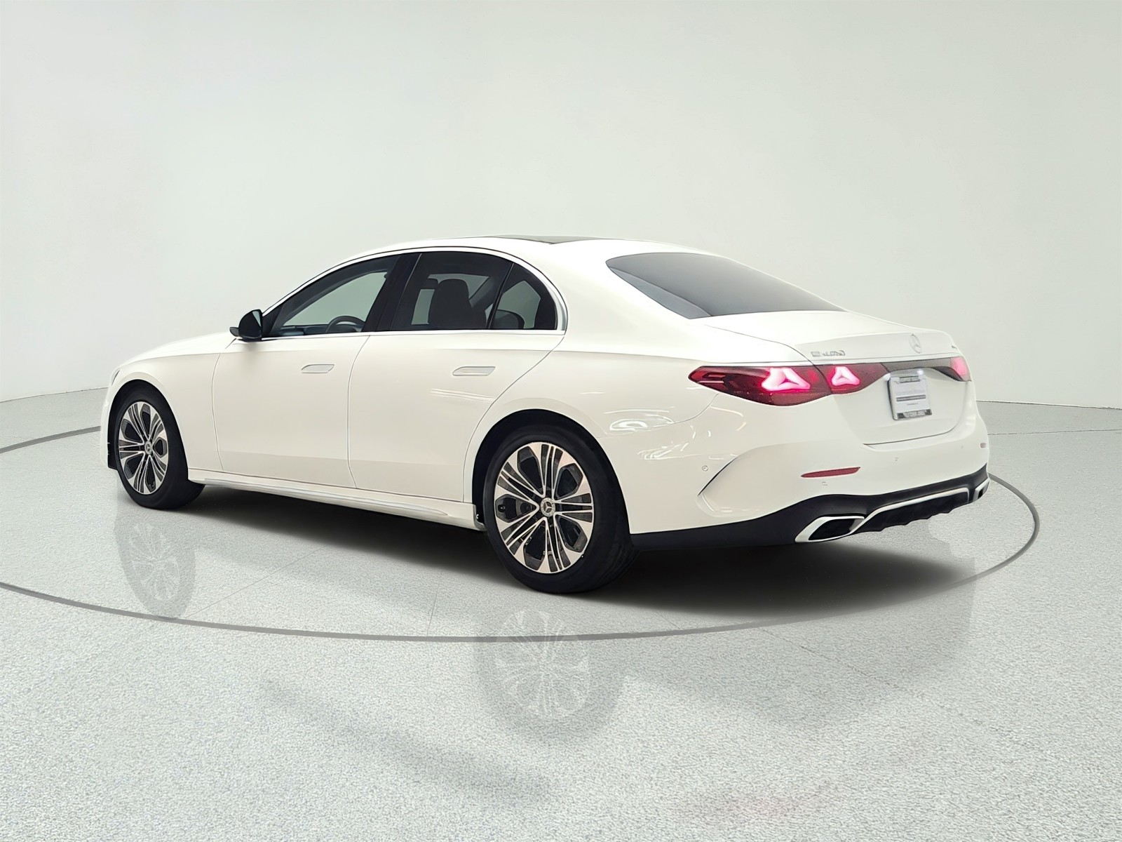 Used 2026 Polar White Mercedes-Benz E 450 4MATIC® Sedan image 7