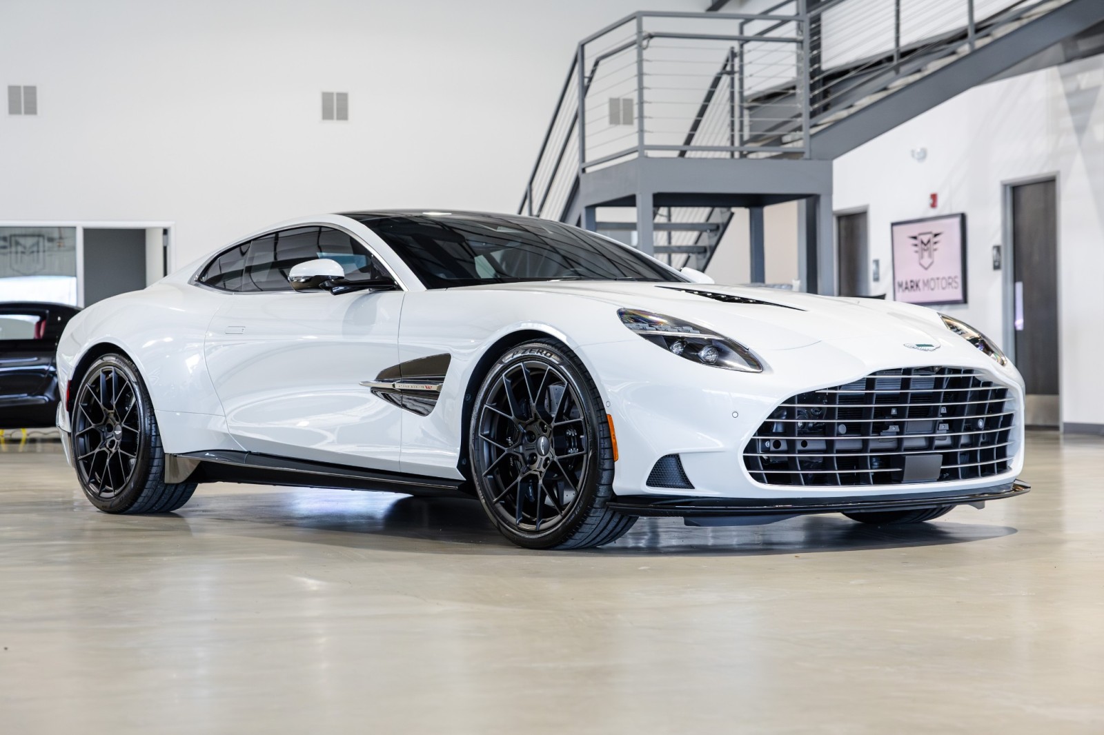 Used Car 2025 Aston Martin Vanquish  For Sale Under $420,000 In Boerne, Texas