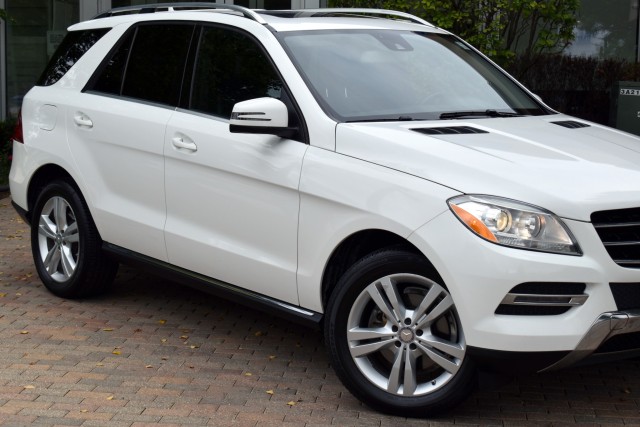 2014 Mercedes-Benz ML 350 4MATIC AWD One Owner Navi Leather Moonroof Heated Front Seats Rear View Camera Trailer Hitch MSRP $55,710 4