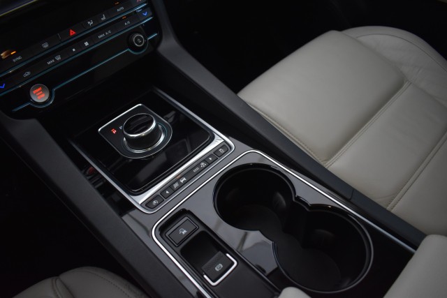 2017 Jaguar F-PACE Navi Leather Moonroof Heated Seats Parking Sensors 23