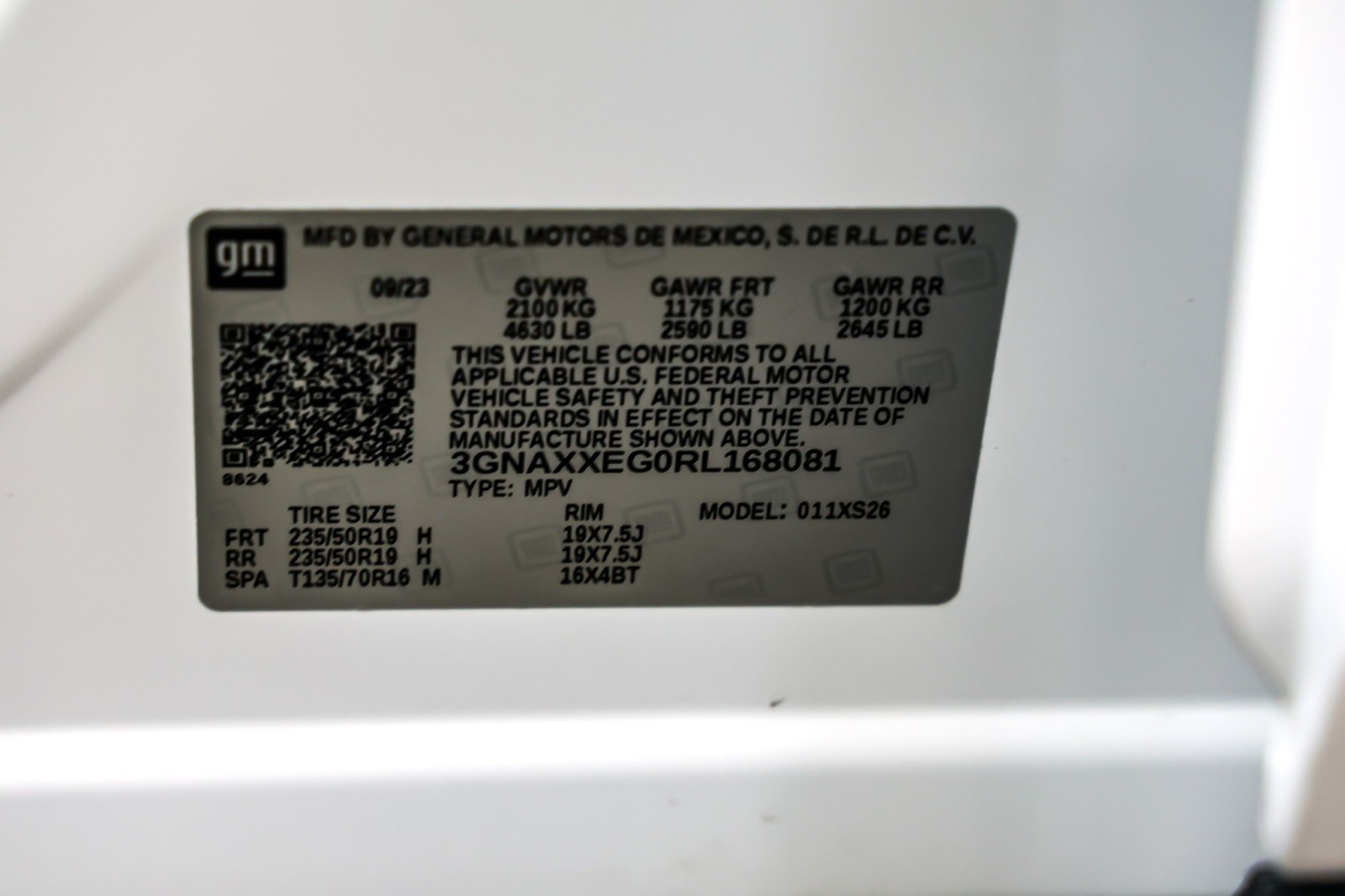 Used 2024 Summit White Chevrolet AWD 4dr Premier image 25