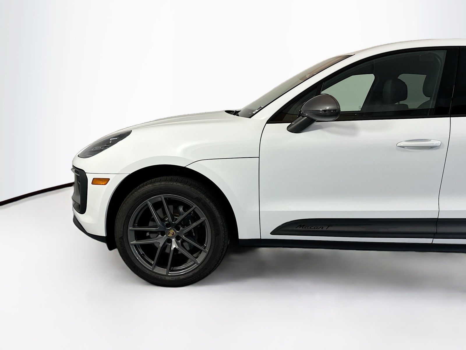 2024 Porsche Macan T 33