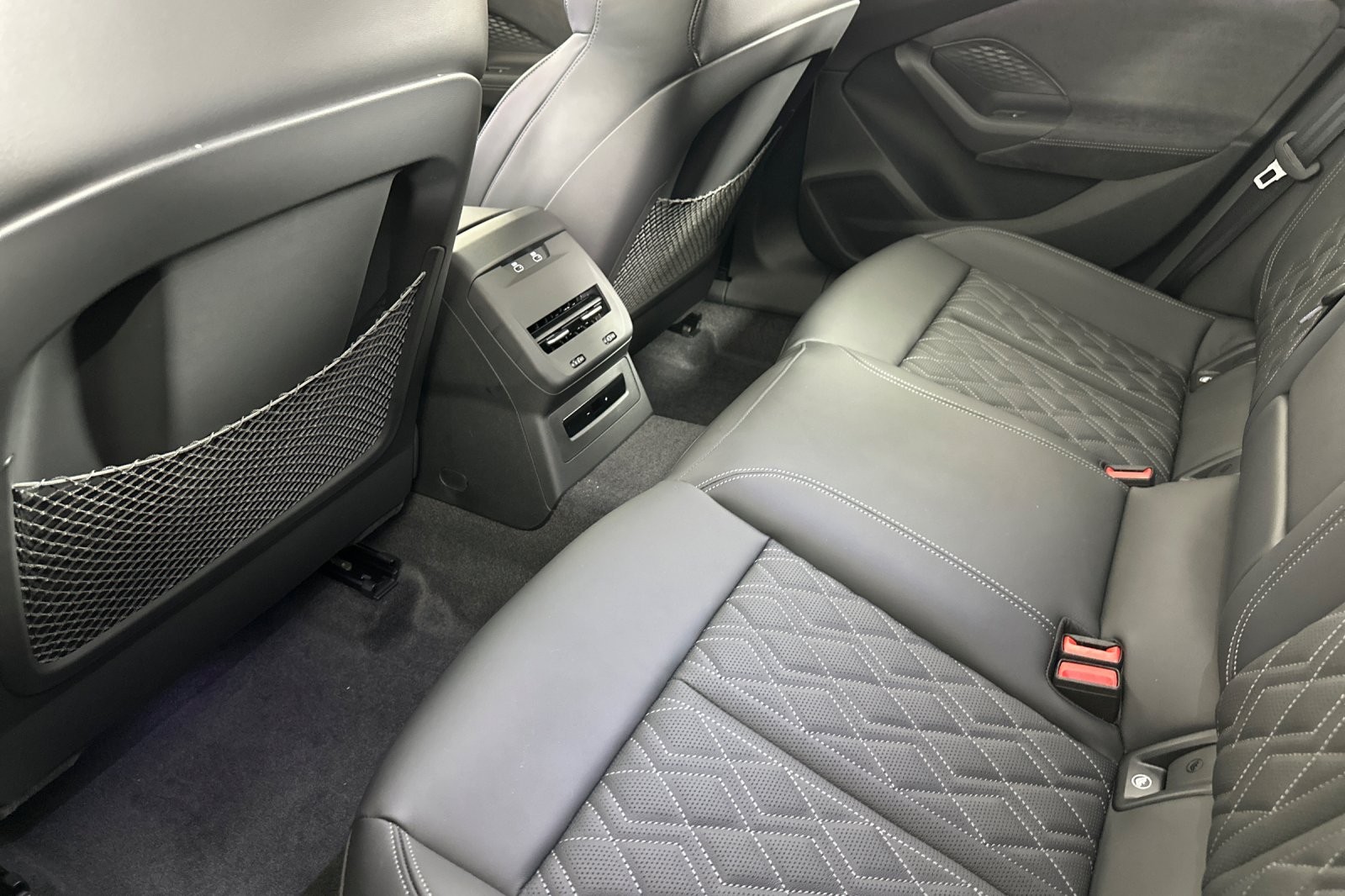 New 2025 Glacier White Metallic Audi Premium Plus 3.0 TFSI quattro image 11