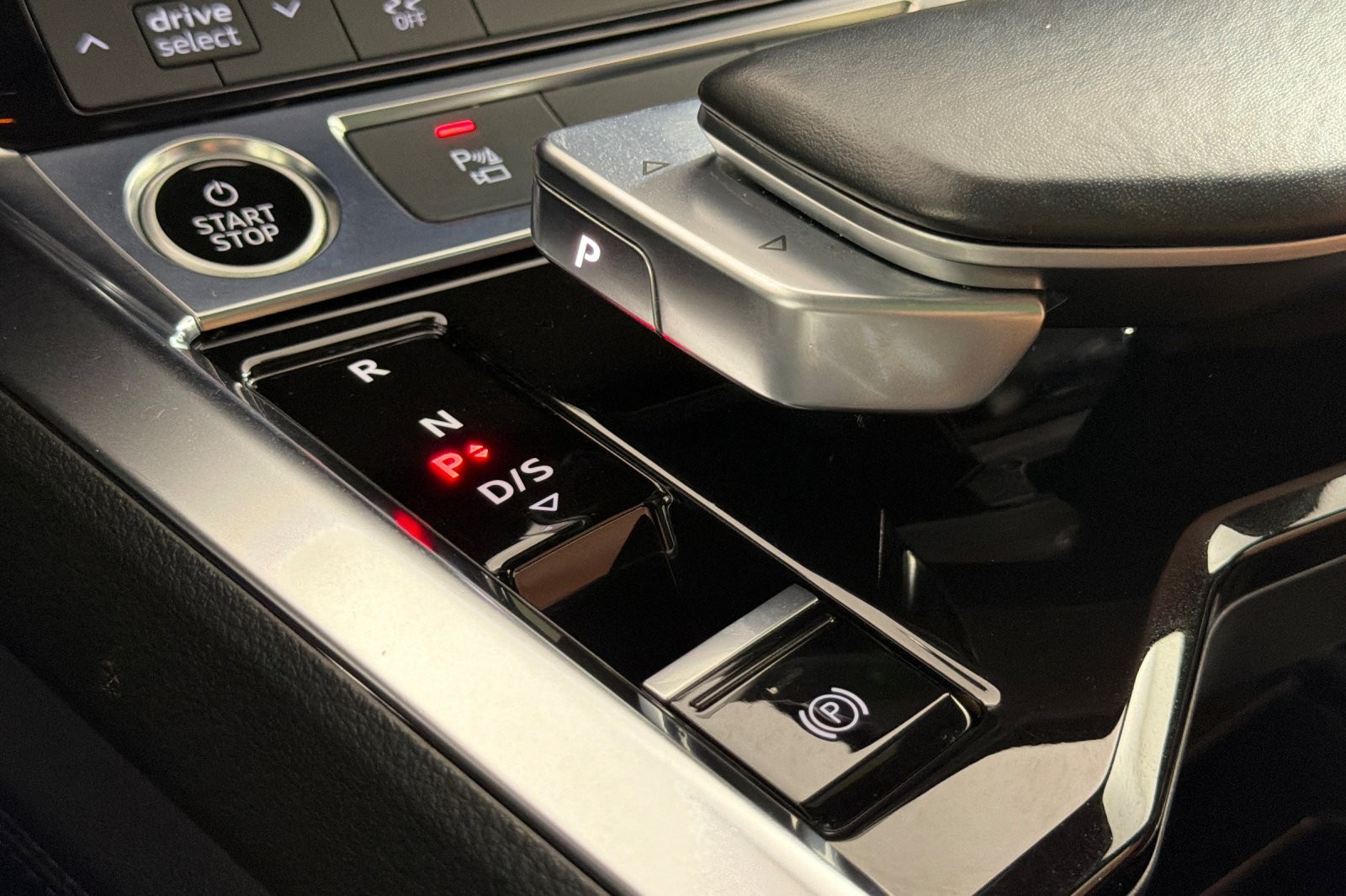 Used 2022 Navarra Blue Metallic Audi Premium quattro image 21