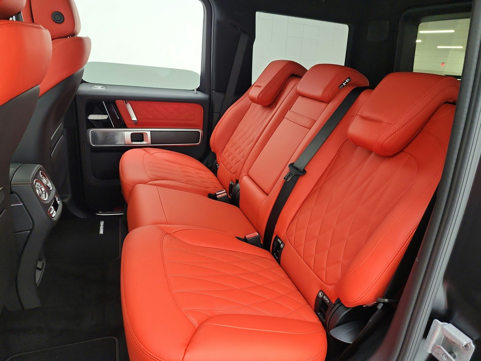 New 2027 MANUFAKTUR Night Black magno Mercedes-Benz G 580e SUV image 11