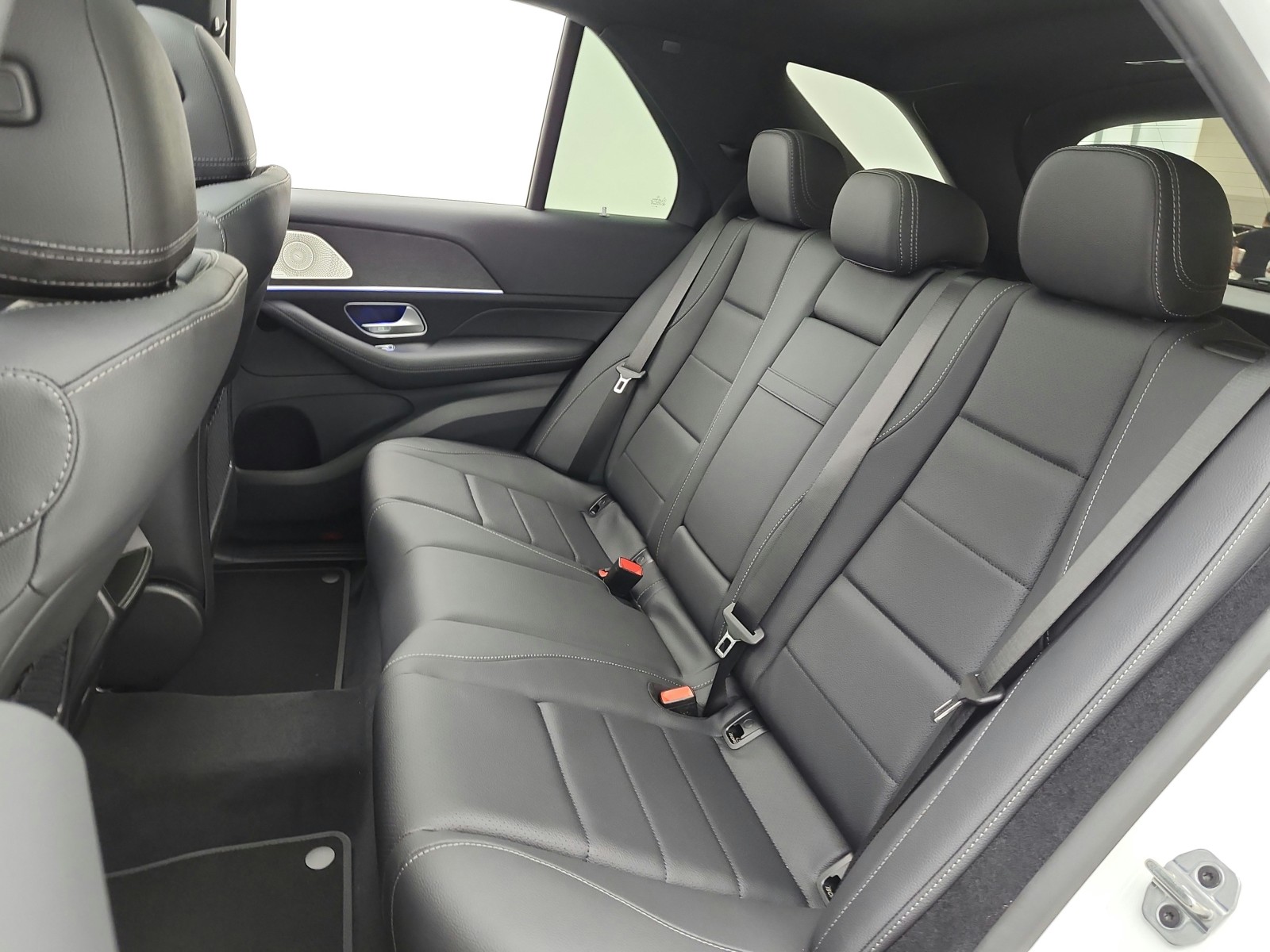 New 2026 Polar White Mercedes-Benz GLE 450 image 11