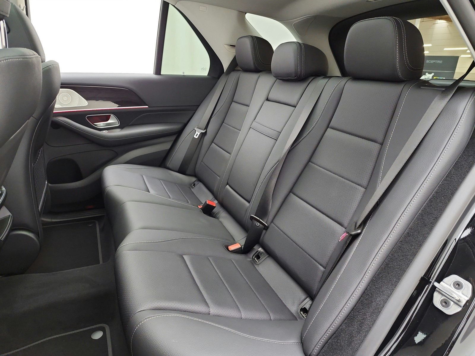 New 2026 Black Mercedes-Benz GLE 450 4MATIC® SUV image 11