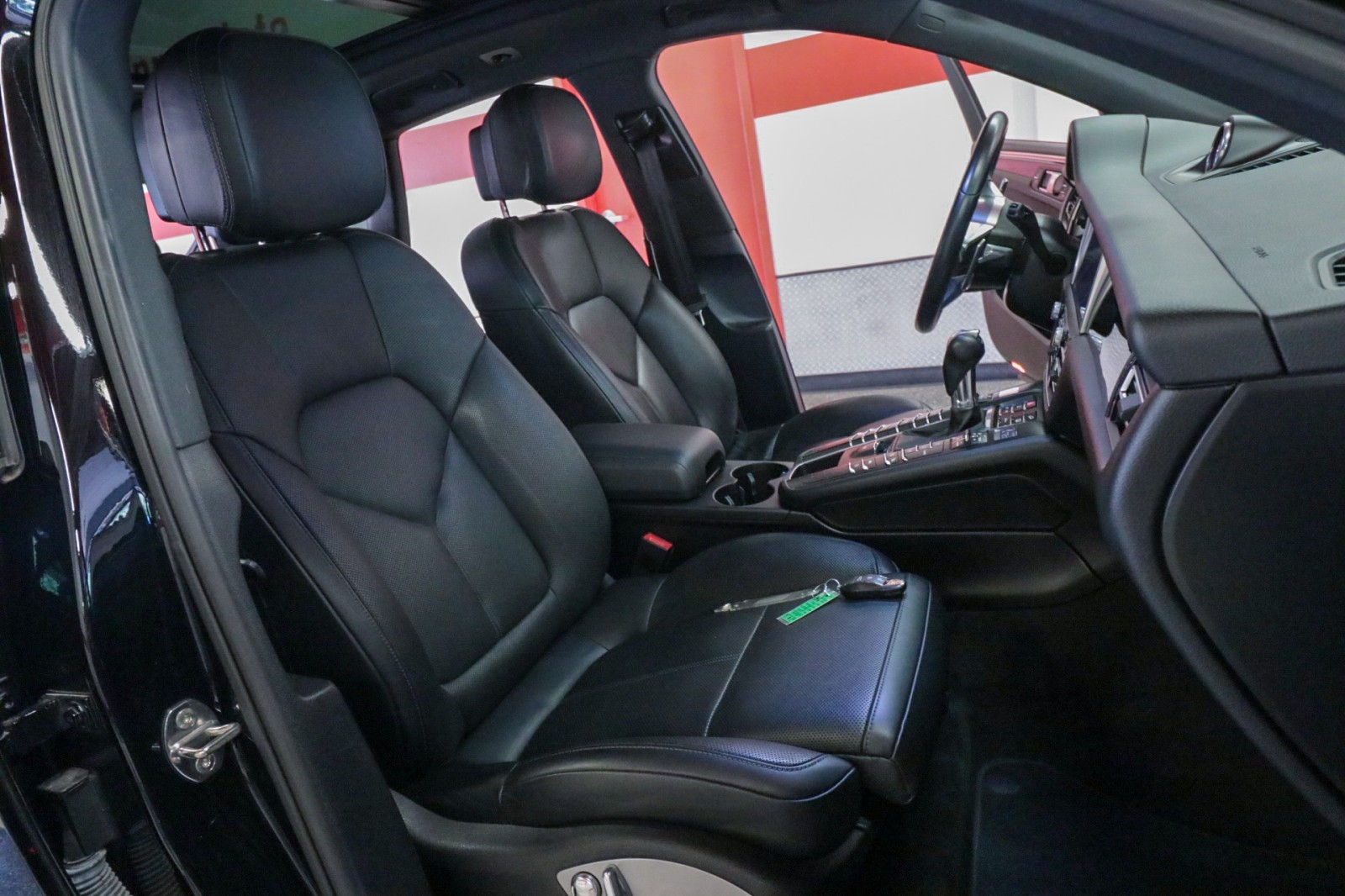 Used Car 2020 Porsche Macan  For Sale Under $35,000 In Austin, Texas