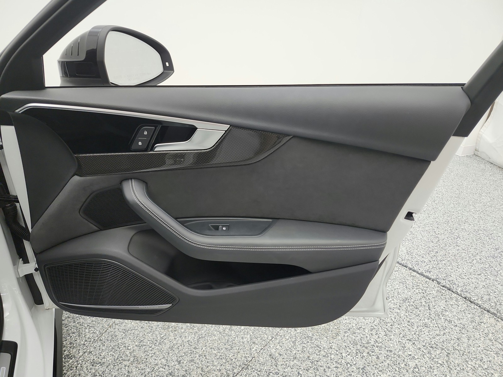 Used 2023 Glacier White Metallic Audi Premium Plus 3.0 TFSI quattro image 24