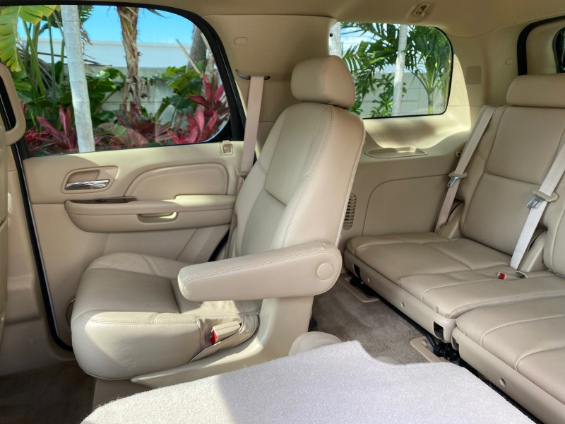 2010 Cadillac Escalade SUNROOF NAV Premium LOW MILES 66,933 in ,