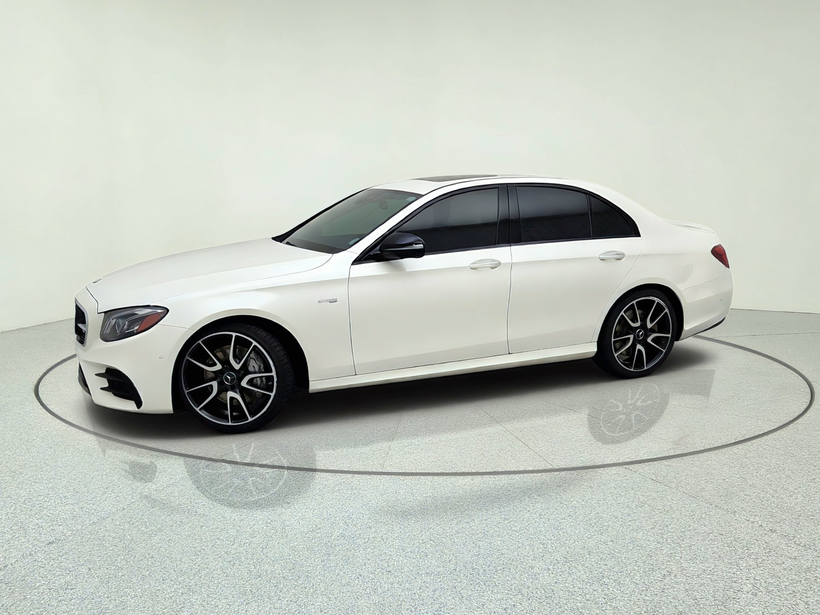 Used 2018 designo Diamond White Mercedes-Benz AMG® E 43 image 15