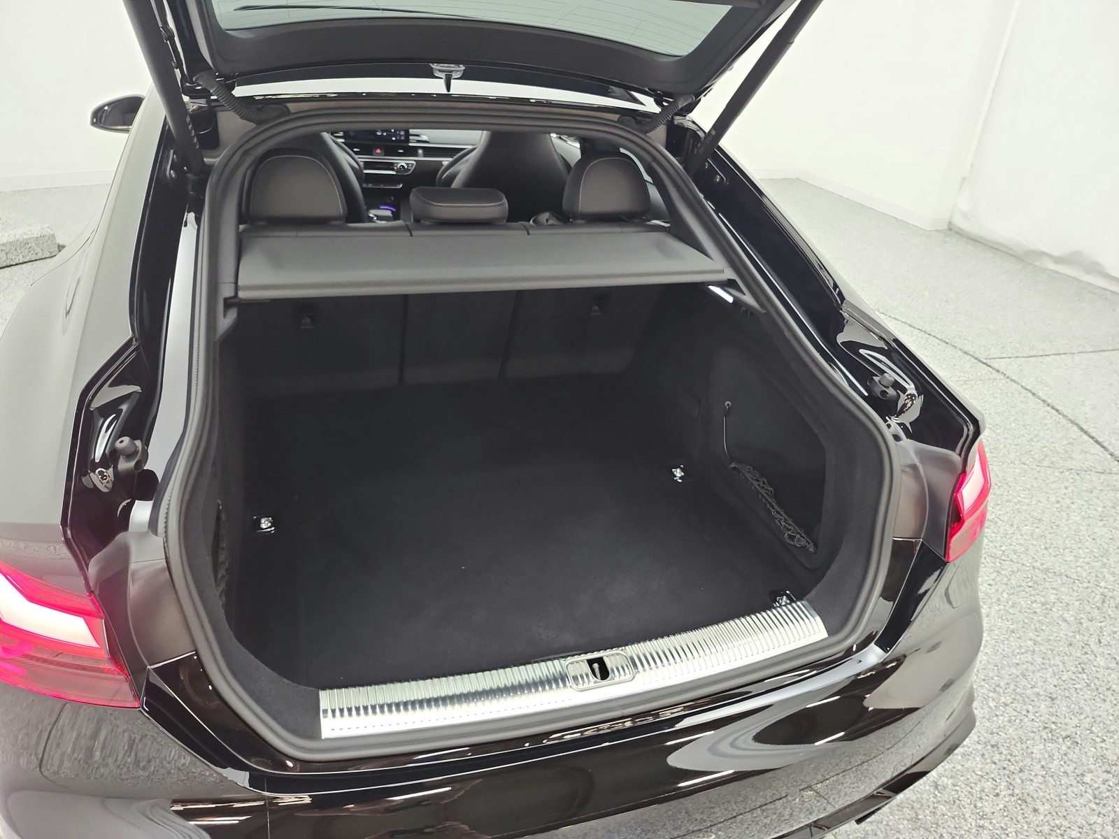 Used 2025 Mythos Black Metallic Audi Premium Plus 3.0 TFSI quattro image 21