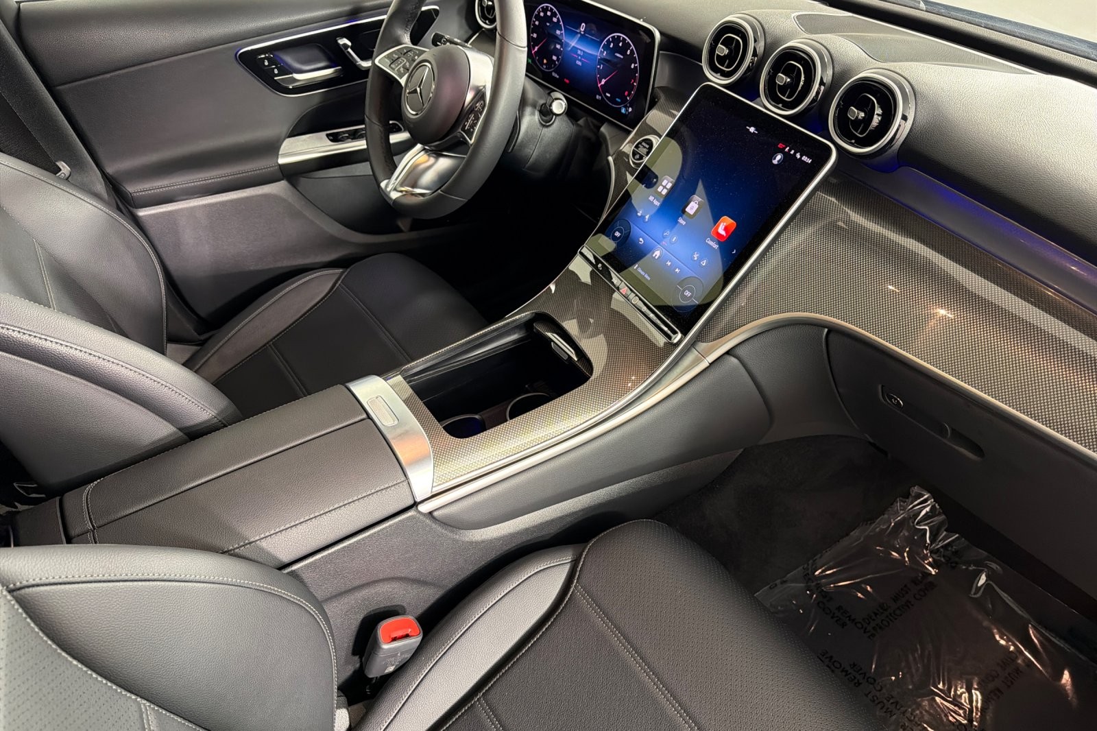 Used 2025 Black Mercedes-Benz GLC 300 SUV image 15