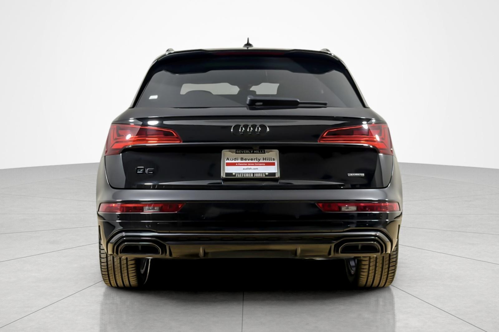 Used 2024 Mythos Black Metallic Audi S line Prestige 55 TFSI e quattro image 4