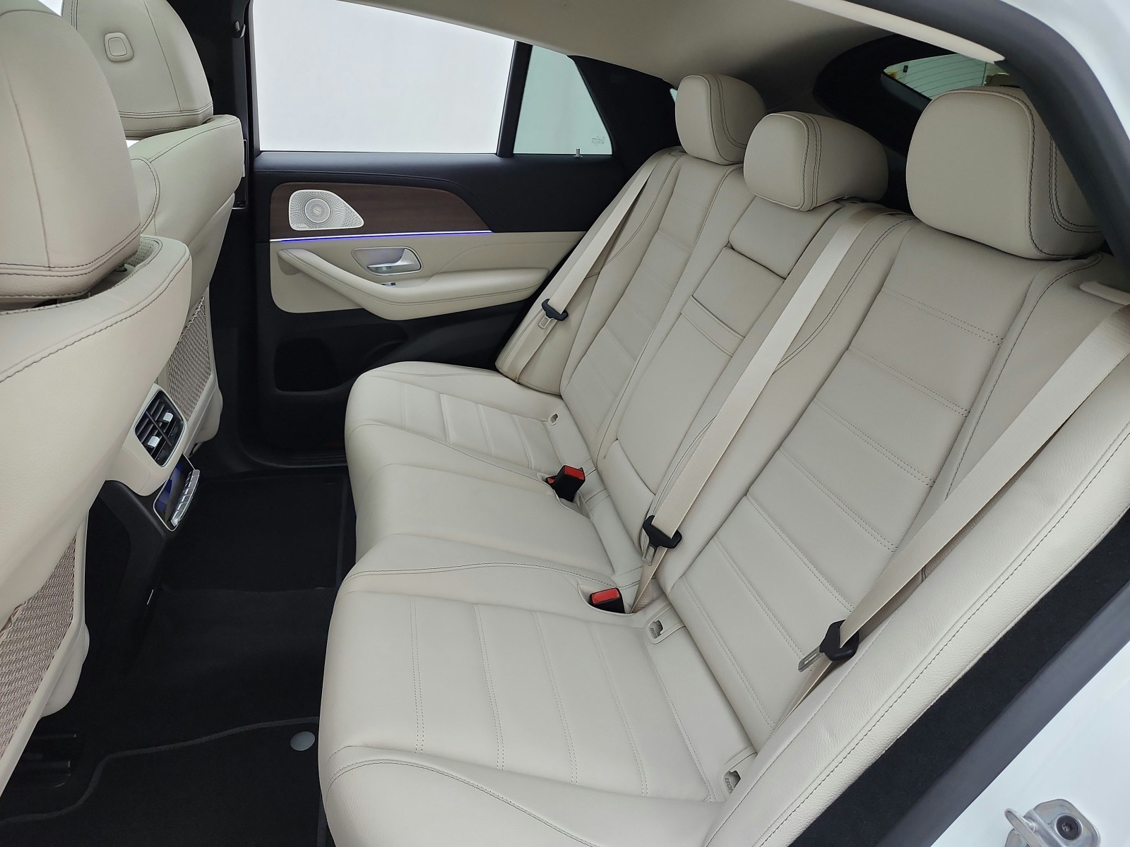 New 2026 Polar White Mercedes-Benz GLE 450 4MATIC® Coupe image 10