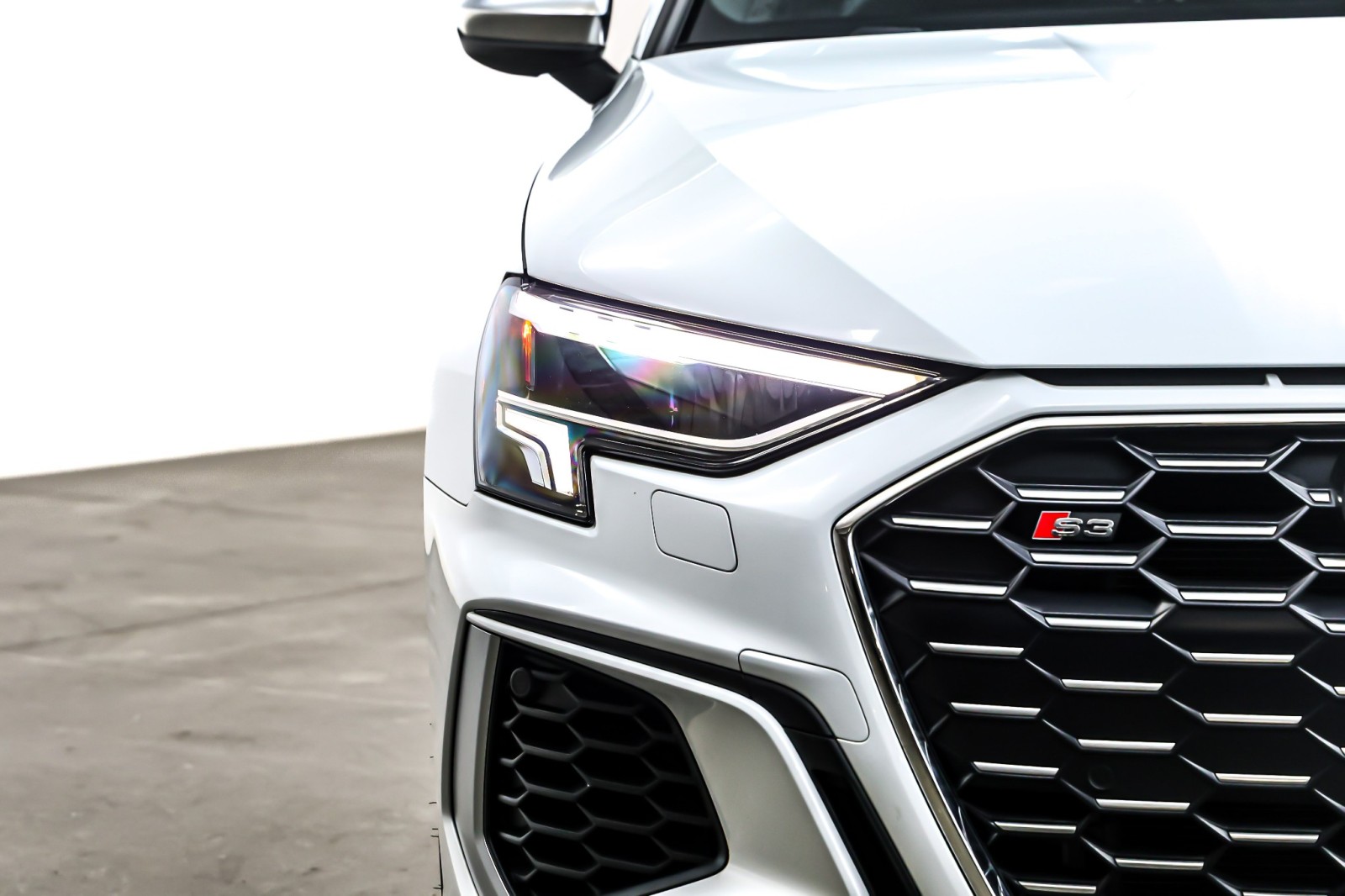 Used 2023 Glacier White Metallic Audi Premium Plus 2.0 TFSI quattro image 15