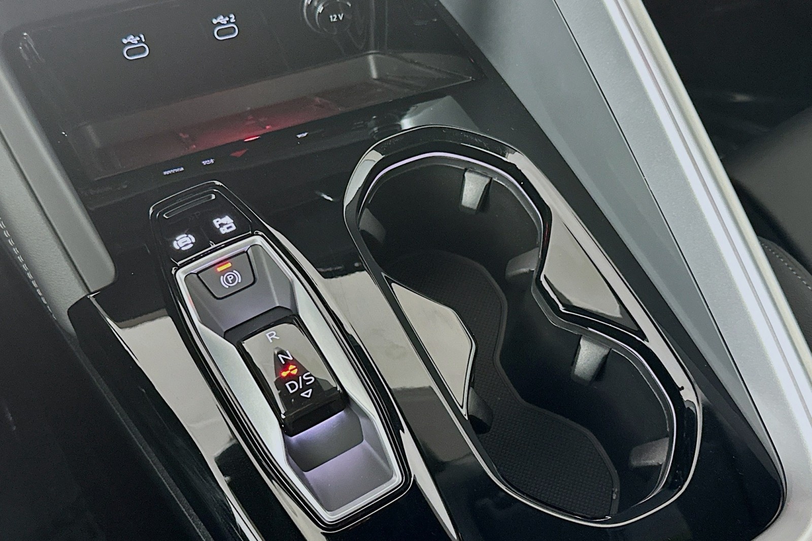 New 2025 Glacier White Metallic Audi Premium Plus image 7