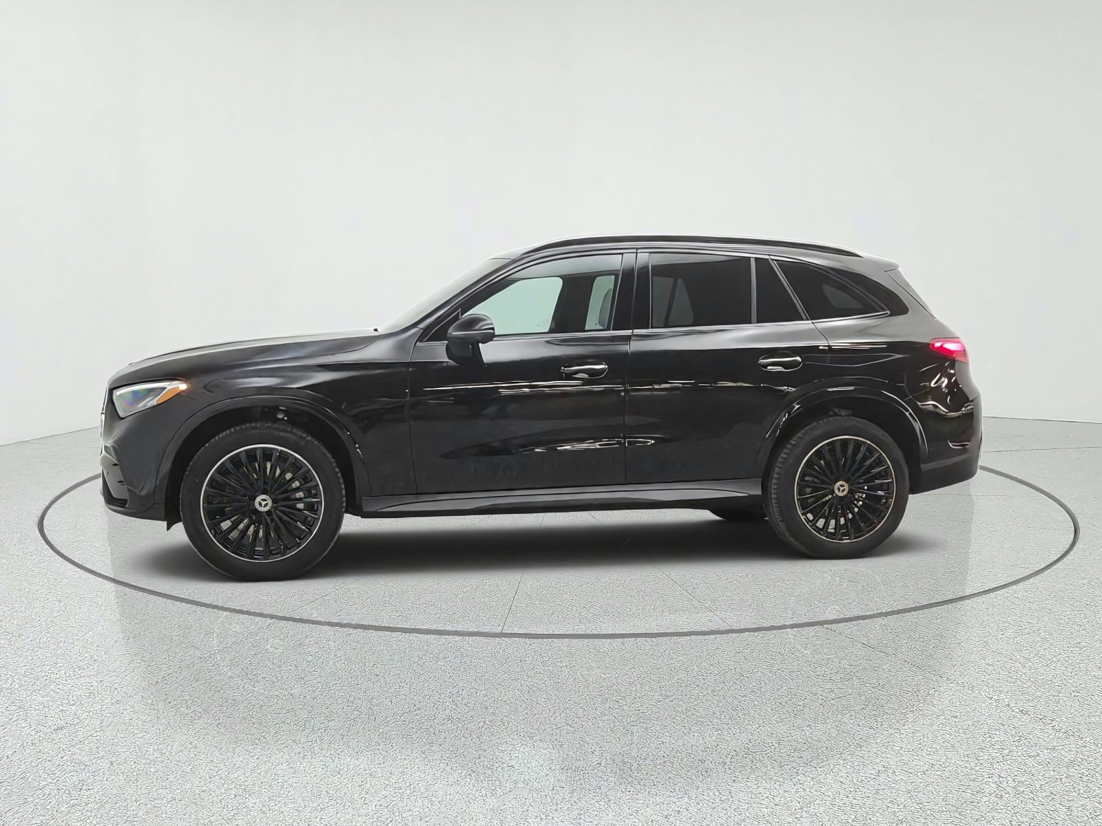 New 2027 Obsidian Black Metallic Mercedes-Benz GLC 300 SUV image 8