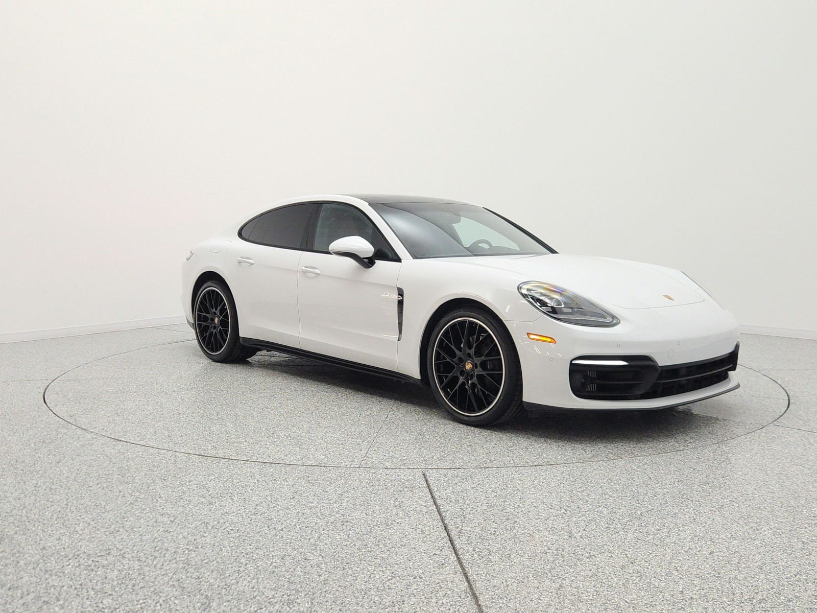 Used 2023 Carrara White Metallic Porsche  image 3