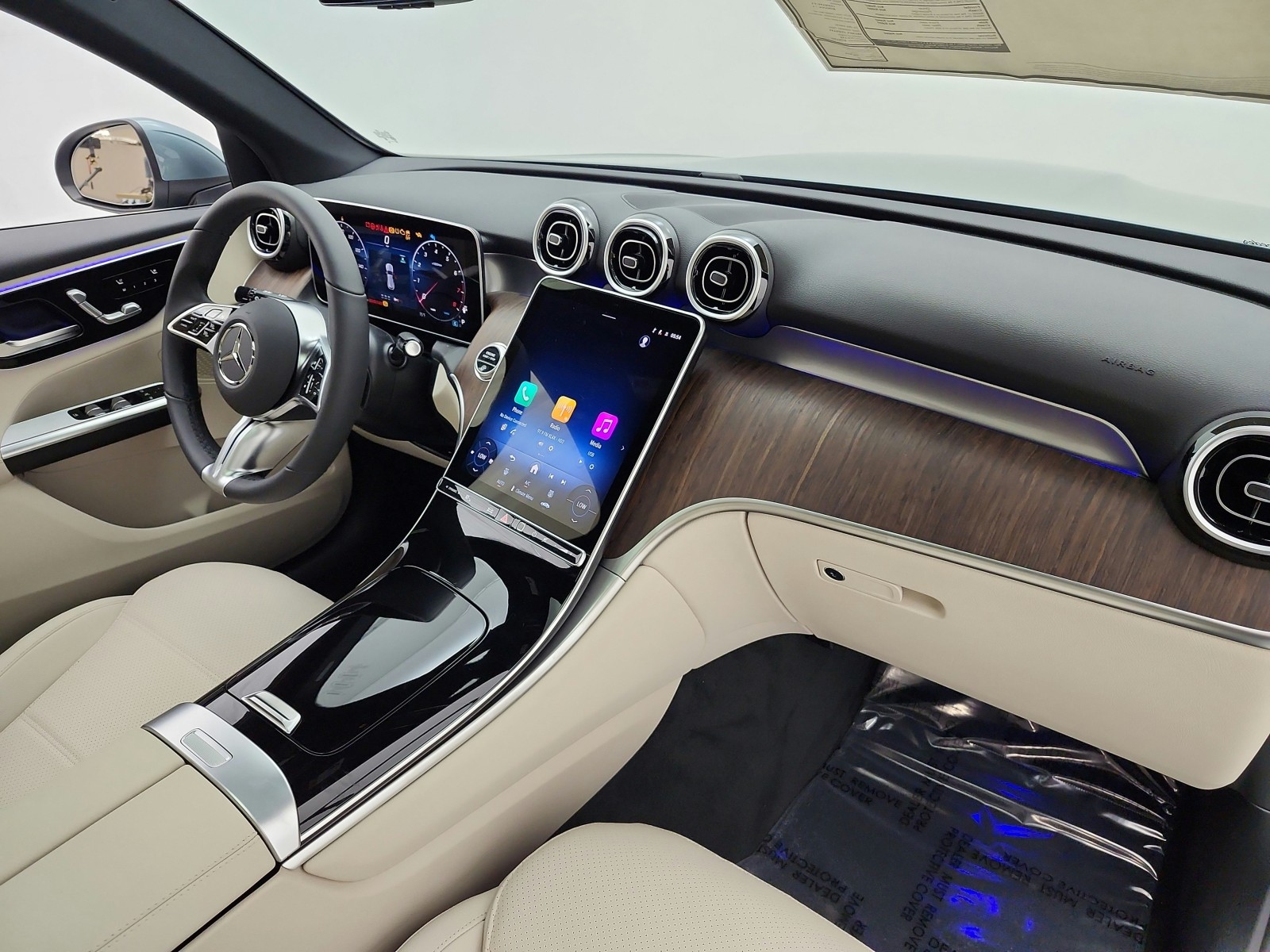 New 2026 Verde Silver Metallic Mercedes-Benz GLC 300 image 14