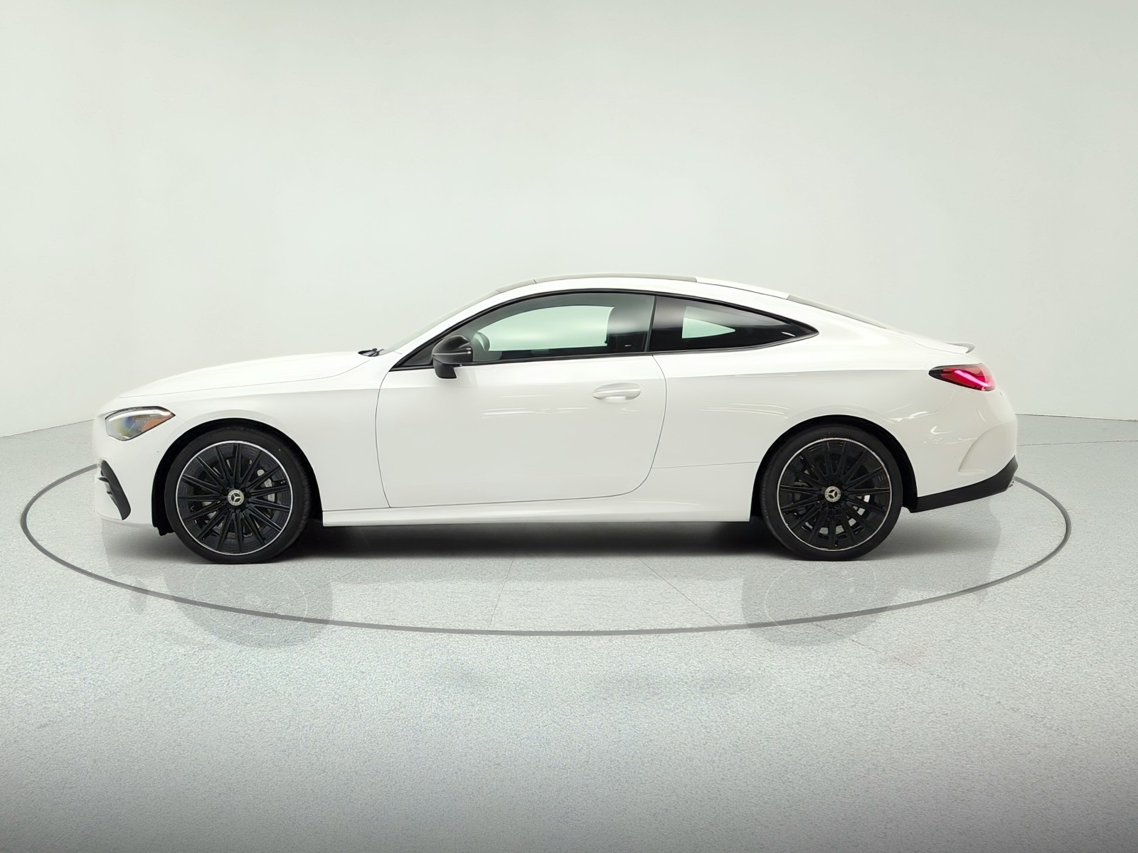 New 2026 MANUFAKTUR Moonlight White Metallic Mercedes-Benz CLE 450 4MATIC® Coupe image 8