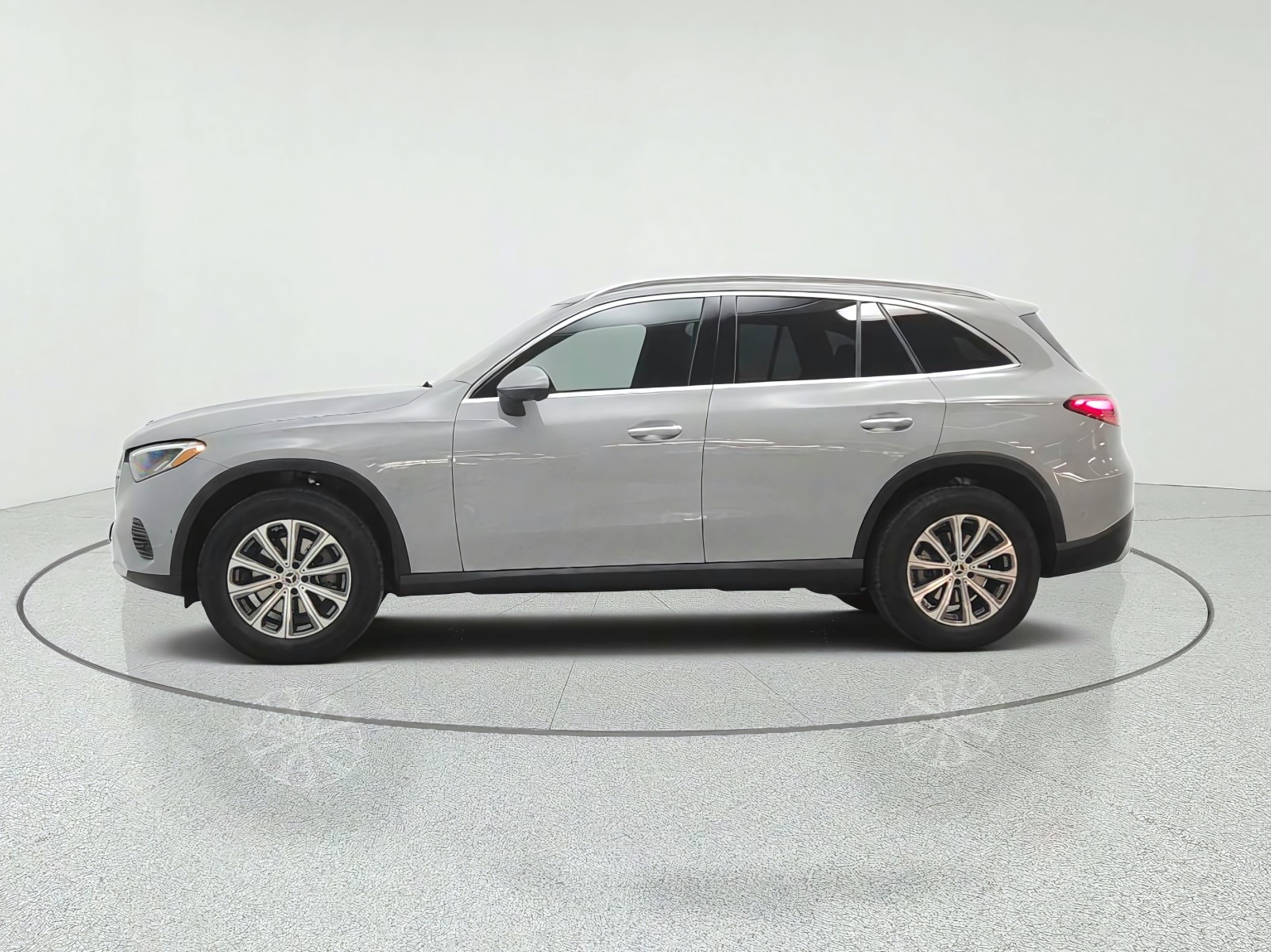 New 2027 MANUFAKTUR Alpine Grey Mercedes-Benz GLC 300 4MATIC® SUV image 8