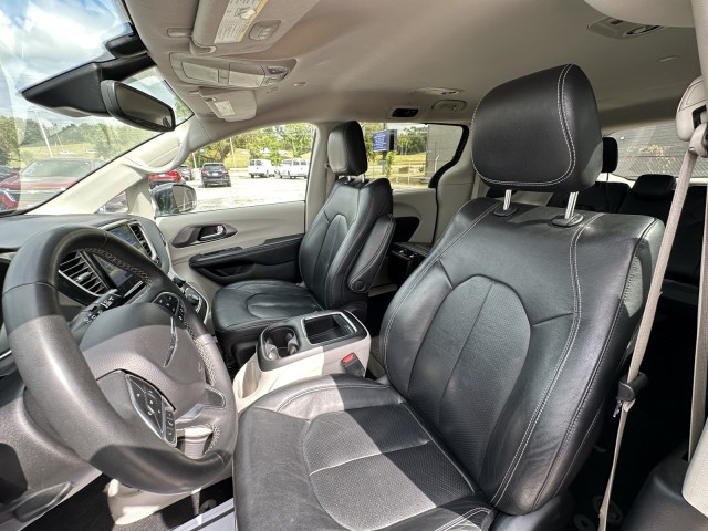 2022 Chrysler Pacifica Touring L 18