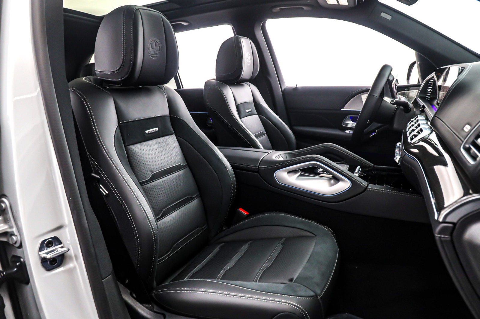 New 2026 MANUFAKTUR Alpine Grey Mercedes-Benz AMG® GLE 53 image 7