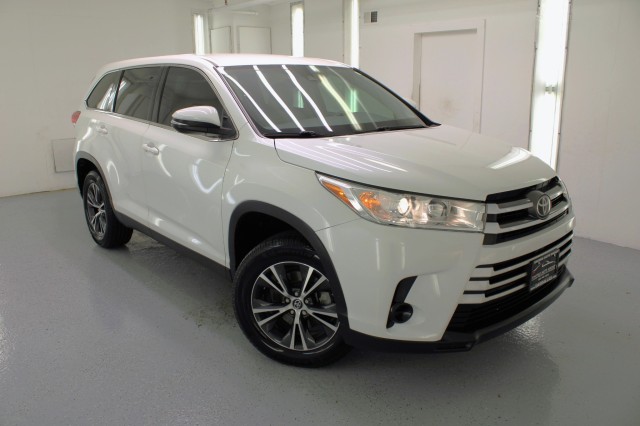 Used Car 2019 Toyota Highlander  Le For Sale Under $20,000 In Austin, Texas