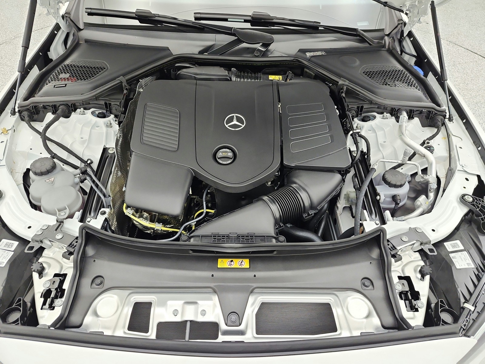 New 2026 Polar White Mercedes-Benz E 350 RWD Sedan image 12