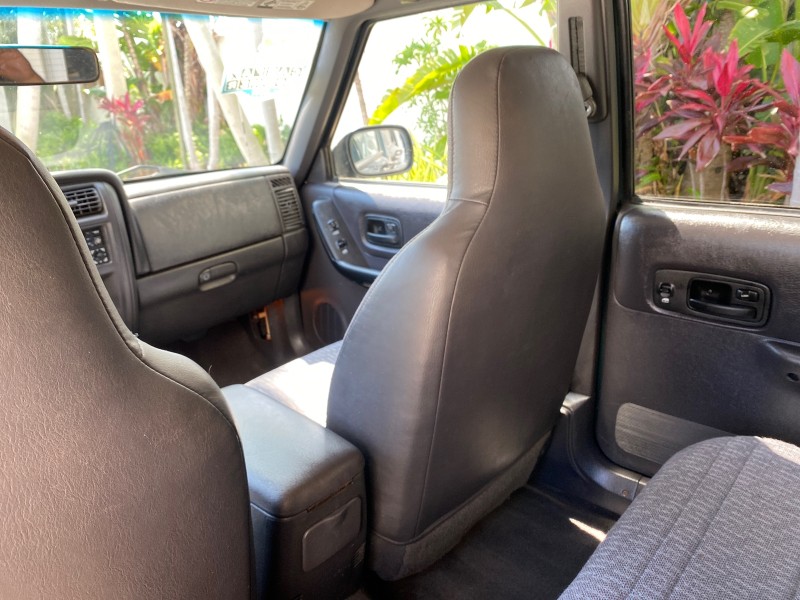 2000 Jeep Cherokee Sport 1 OWNER 4X4 AC 4.0 6YL in , 