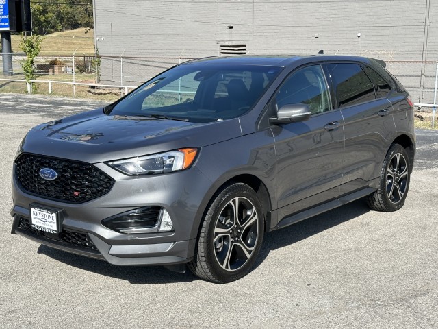 2022 Ford Edge ST 24