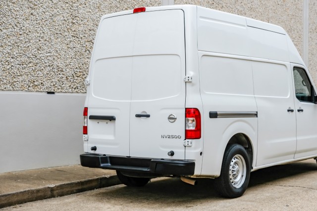 2019 Nissan NV Cargo S 11