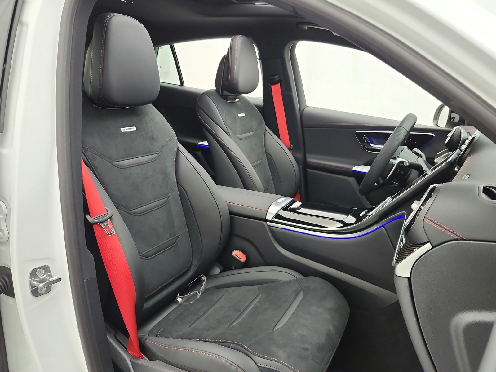 New 2026 MANUFAKTUR Moonlight White Metallic Mercedes-Benz AMG® GLC 43 image 16